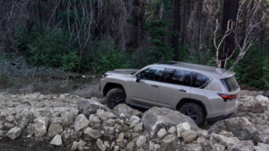 2025 Lexus LX 700h/techfullnews